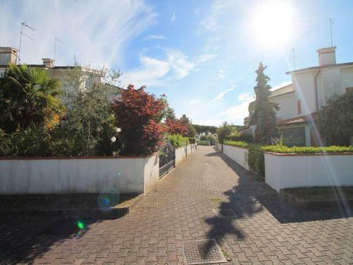 Apartment In Eraclea Mare 40811