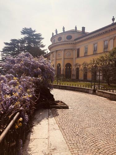 Ficarra Apartments