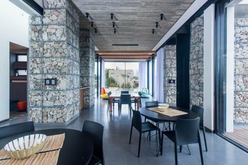 Villa Ron's House