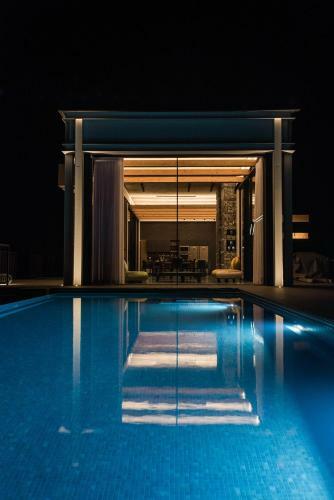 Villa Ron's House