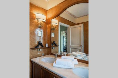 Villa Main Cottage Of Bellagio With Como Lake View