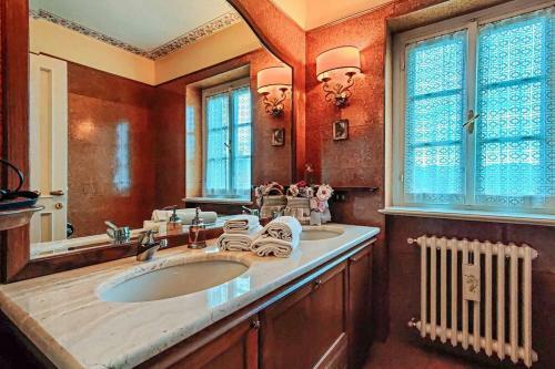 Villa Main Cottage Of Bellagio With Como Lake View