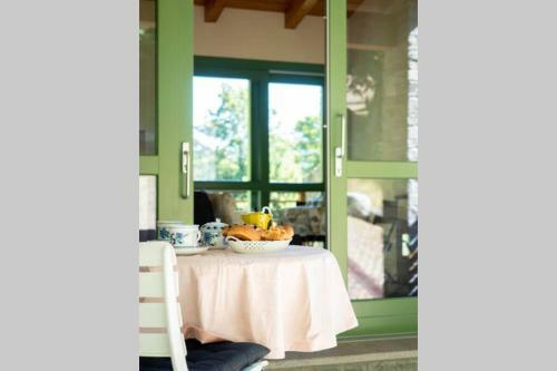 Tiny Cottage Of Bellagio's Woods