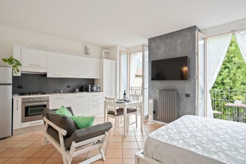 Apartamento Lake Como Studio With Balcony And Private Parking