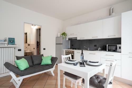 Apartamento Lake Como Studio With Balcony And Private Parking