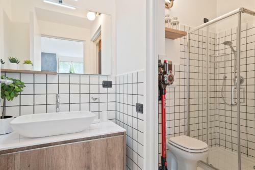 Apartamento Lake Como Studio With Balcony And Private Parking