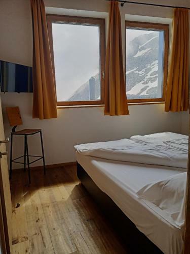 Hotel Capanna Presena