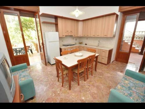 Two Bedrooms Apartment Near The Beach