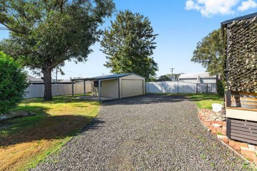 Holidays On Love Street / Hunter Valley