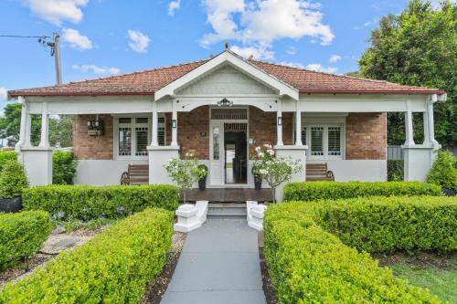 Historic Holiday Home / Cessnock