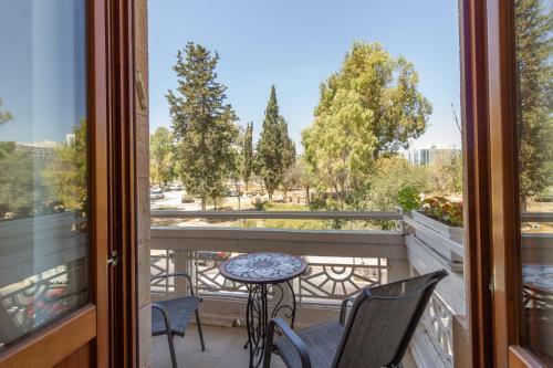 Art Apartment In Mamila