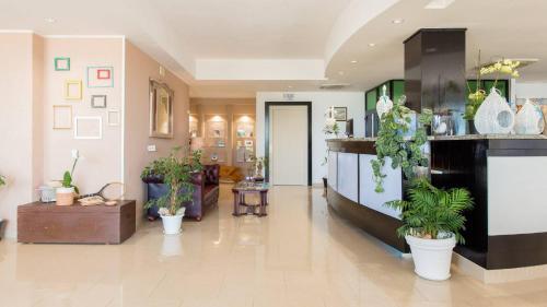 Lamanna's Hotel Club