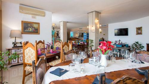 Lamanna's Hotel Club