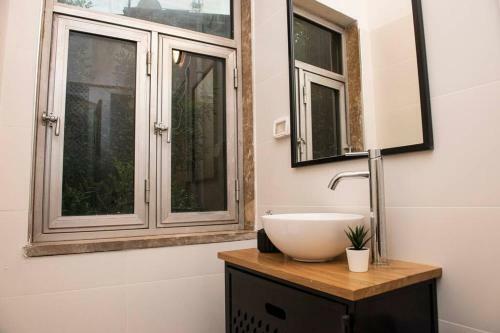 Boutique Apartment // City Center // Modern Vibe 3