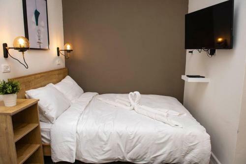 Boutique Apartment // City Center // Modern Vibe 3