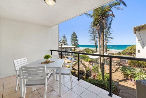 Coolum Beachside Apartment