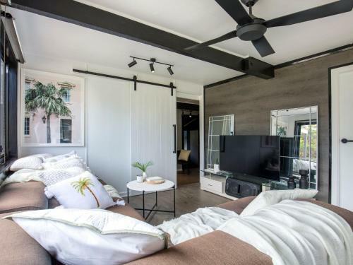 Palmera - Pet Friendly - Directly Opposite The Beach