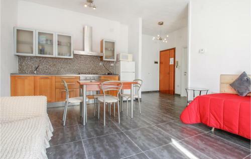 Stunning Apartment In Igea Marina With 2 Bedrooms
