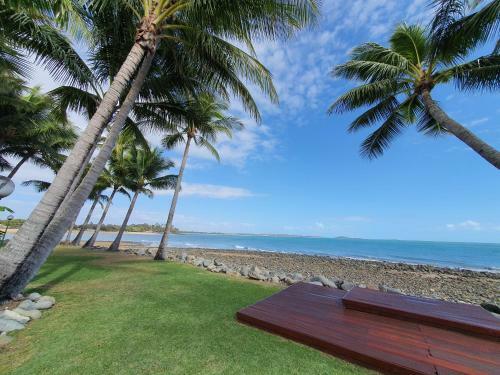 Apartamento Dolphin Heads Absolute Beachfront - Whitsunday Getaway!