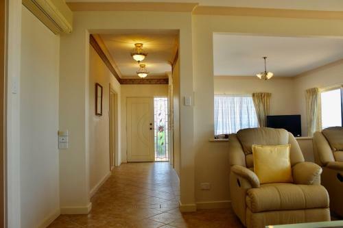 Encounter Bay Villa Marie + Pet-friendly