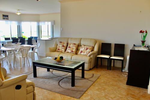Encounter Bay Villa Marie + Pet-friendly