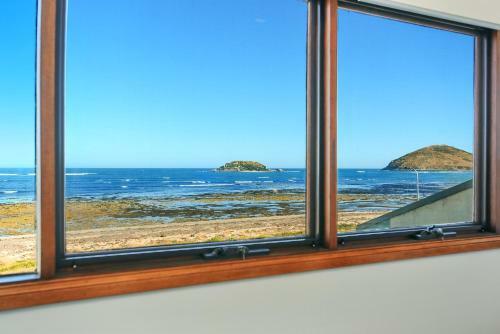Granite Views Beachfront Apartment + Wifi