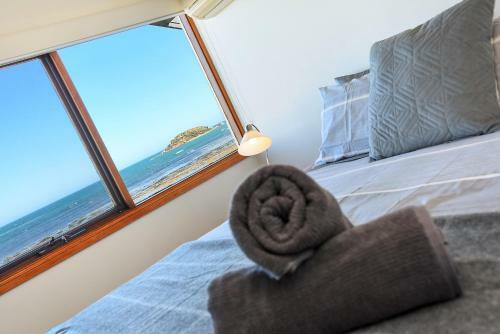 Granite Views Beachfront Apartment + Wifi