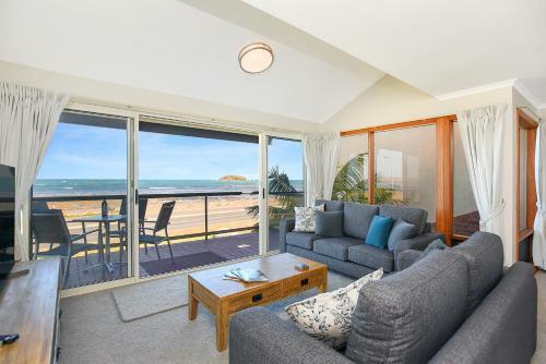 Granite Views Beachfront Apartment + Wifi