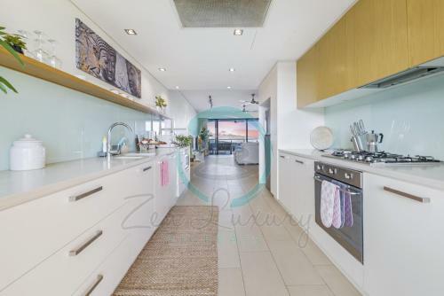 Zen Peninsula - Darwin's Prestigious Waterfront Retreat