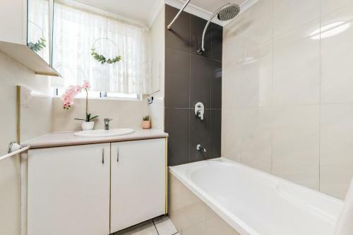 Apartamento Charming Cbd Apt 3bd 2bth - Walk To Waterfront