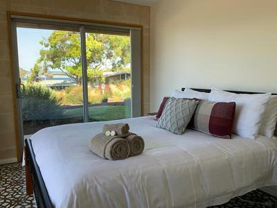 Emu Bay Bliss 'sweeping Ocean Views'