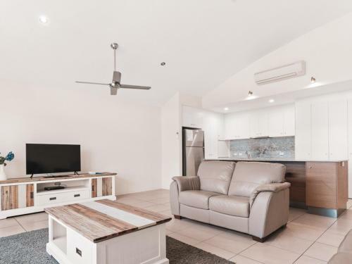 Malibu Apartments 1