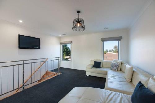 Mandel On High - Echuca Holiday Homes