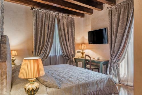 Hostal Bar Vitelli Charming Suites