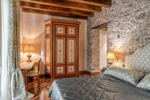 Hostal Bar Vitelli Charming Suites