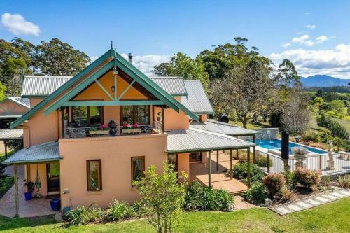 Bellingen At Its Best! Views, Privacy & Pool.