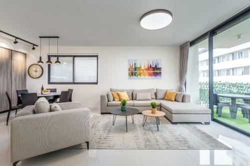 Apartamento Spacious & Design 2bdr W/ Balcony And Parking