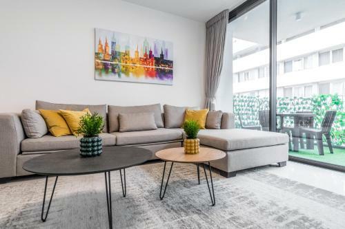 Apartamento Spacious & Design 2bdr W/ Balcony And Parking