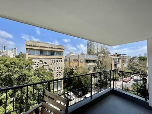 Gordon/lala Land Beach Balcony Apartment