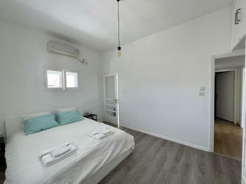 Gordon/lala Land Beach Balcony Apartment