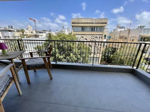 Gordon/lala Land Beach Balcony Apartment