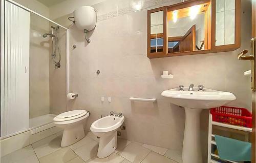 Amazing Apartment In Monte Petrosu With 2 Bedrooms