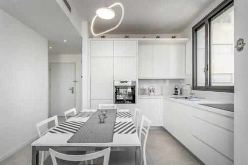Apartamento Kerem Hateimanim Area-3 Br With Balcony