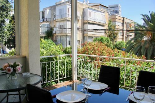 Apartamento Spinoza/ben Gurion Blv/2bdms/2bath/balcony/great