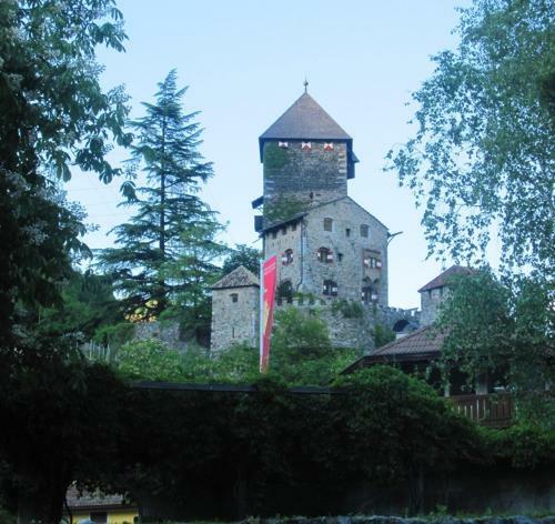 Hostal Pension Tan�tscherhof