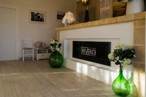 Hotel Reverse