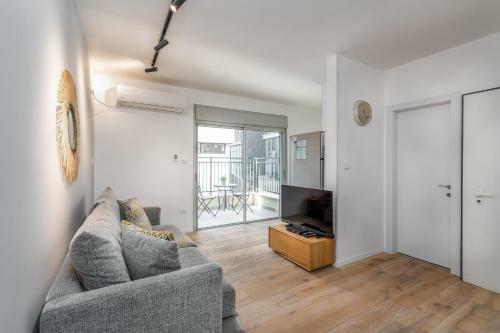 Bograshov Area Boutique Apartment 1bdr And Balcony