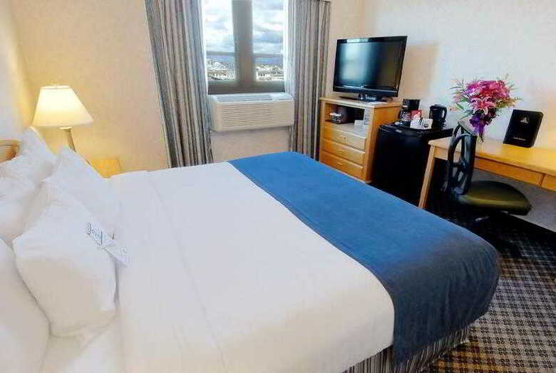 Best Western Plus Carlton Plaza Hotel