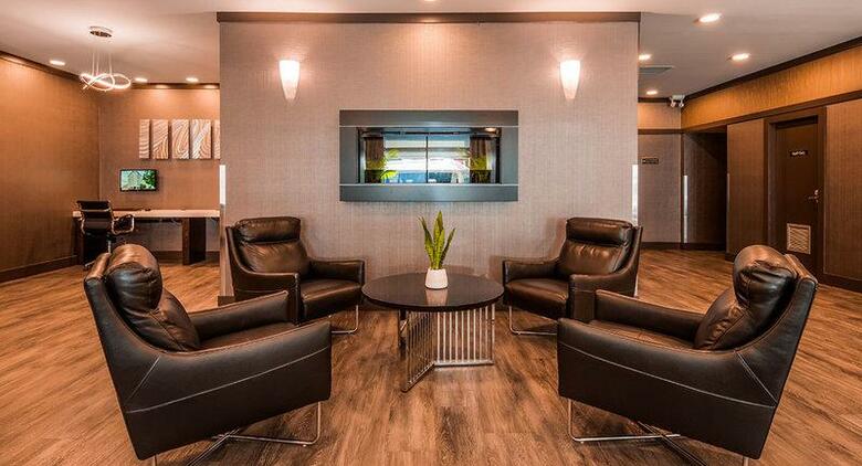 Best Western Plus Carlton Plaza Hotel