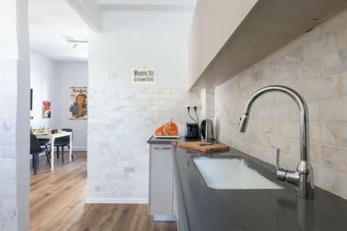 Artistic Downtown Vibe Apartment In Tel Aviv Florentin